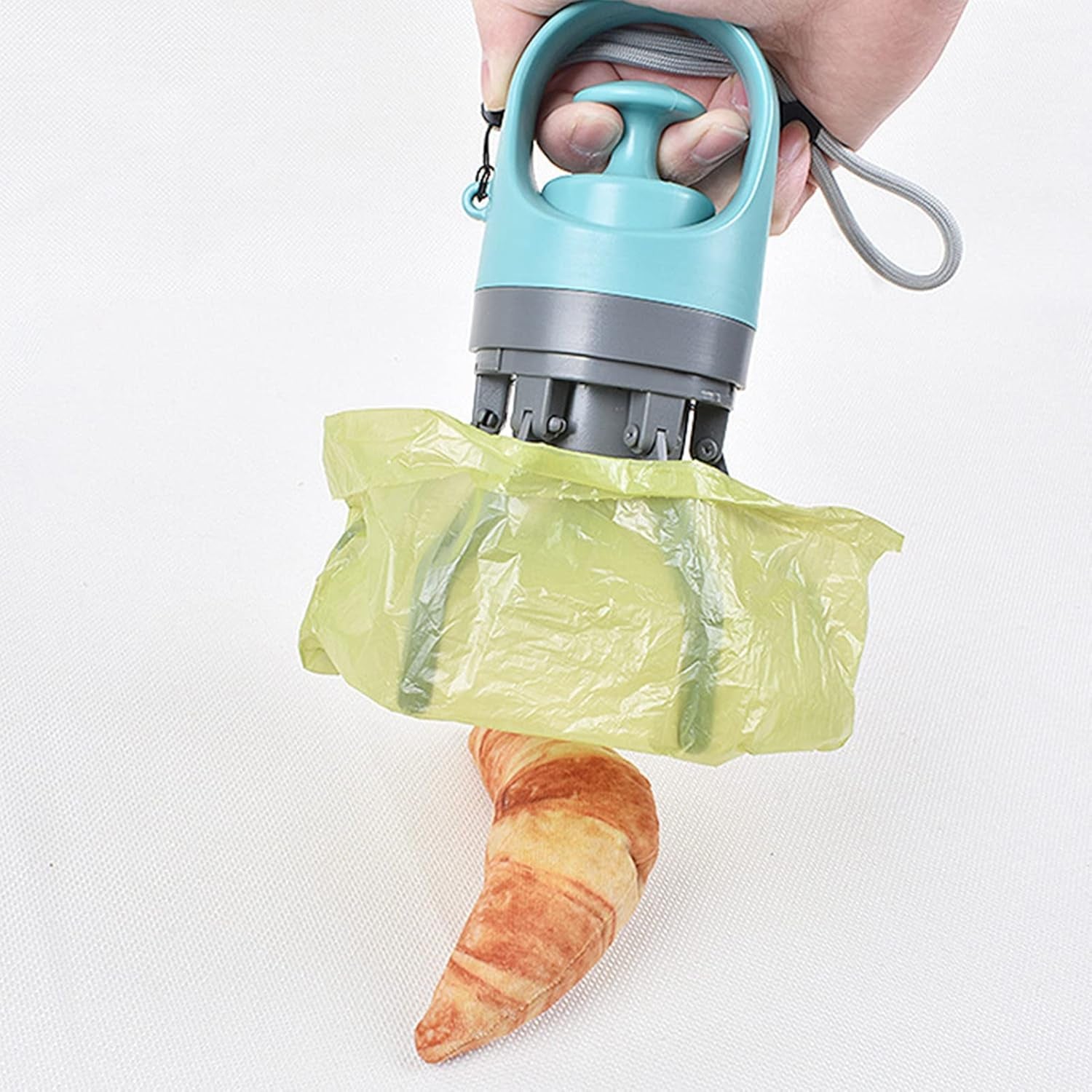 Dog Claw Poop Scooper, Lightweight Portable Poop Scooper with Bag Dispenser Dog Waste Picker Retractable Hanging Strap Pet Waste Scooper for Outdoor Walking